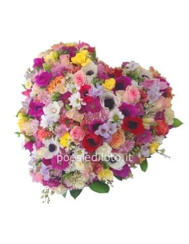 CUORE DI FIORI FRESCHI, COLORI ASSORTITI